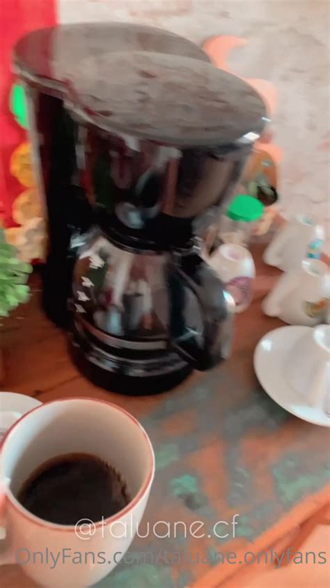 Taluane Showing Off Naked While Making Breakfast Cnn Amador