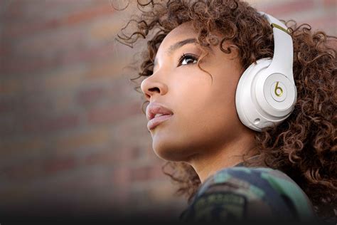 Beats Wireless Headphones Vs Apple Airpods at Skye Milliner blog