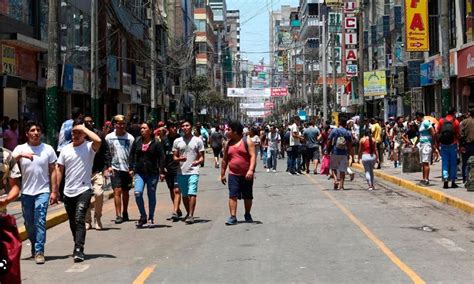 Gamarra Municipalidad recupera los espacios públicos de ambulantes y