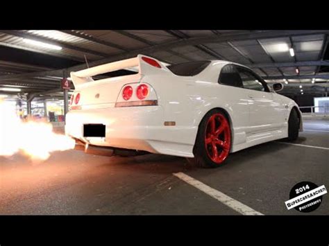 anti lag system nissan skyline  crazy loud shooting flames  garage