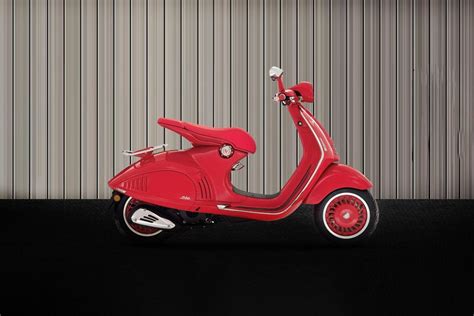 Dihentikan Vespa 946 Red Fitur Dan Spesifikasi Oto