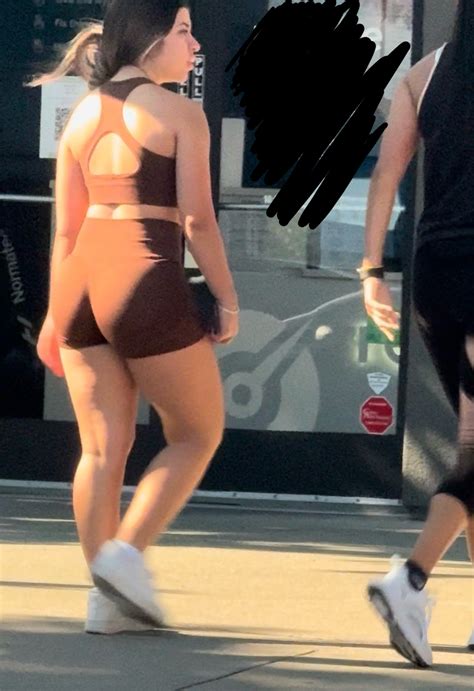 Brunette In Spandex Spandex Leggings Yoga Pants Forum