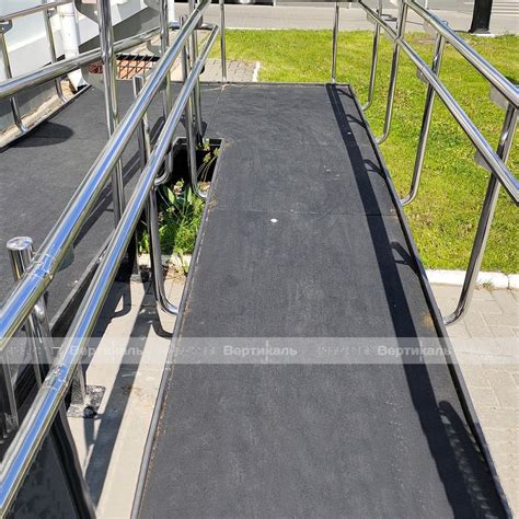 Площадка поворотная с настилом из резинового покрытия 1600х1600x 80мм ...