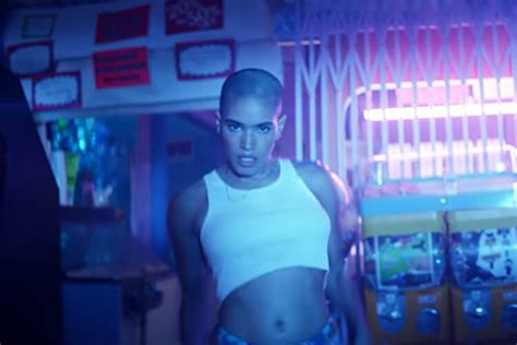 Hot Sexy Mette Towley Bikini Pics