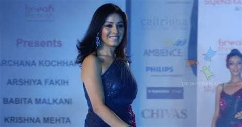 Hottest Actress Photos Sunidhi Chauhan Hot Stills