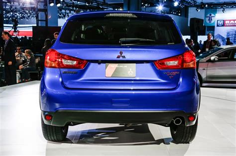 2016 Mitsubishi Outlander Sport Debuts With Updated Styling