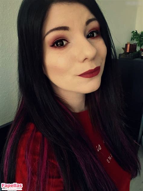 Divi Aka Anni Divine Nude Leaks Fapellas