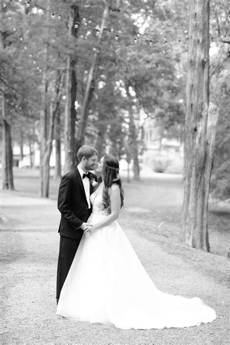 Pin By Ellen Thomas Event Design On Bride Groom Nude Wedding