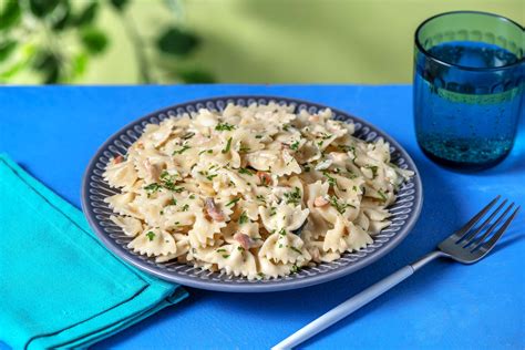 Cremige Farfalle Mit R Ucherlachs Rezept Hellofresh