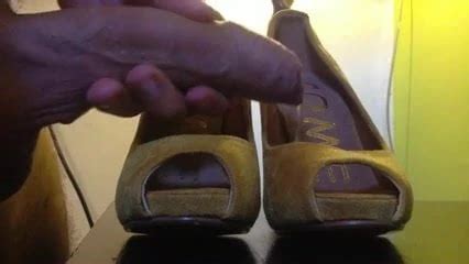 Cumshot To A Yellow High Heel Shoe Gay Man Porn Xhamster