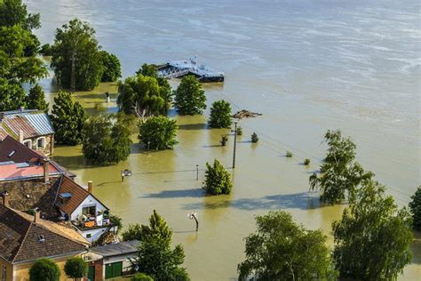 Catastrofi Naturali Miliardi Di Dollari Di Danni Nel