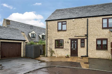 Cotswold Meadow Witney Ox28 3 Bed Semi Detached House £375 000