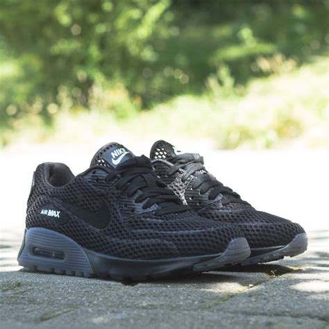 Какую форму кроссовок выбрать исходя из их предназначения?