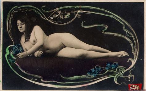 Vintage Naked Chicks Using Color Tints In Thirties