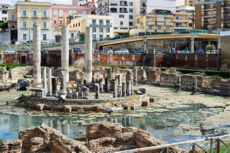 Pozzuoli - Photos and the City