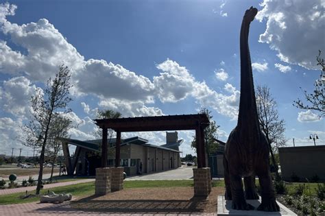 Dino Clean Car Wash opens in south Frisco | Community Impact