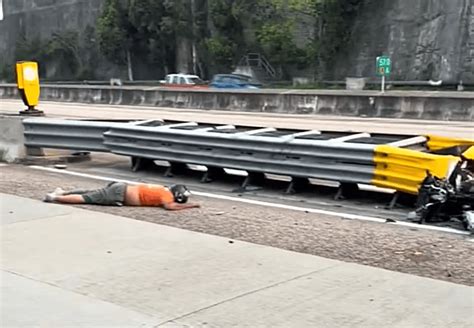 屯門公路電單車「自炒」猛撼防撞欄 鐵騎士昏迷不治 星島日報