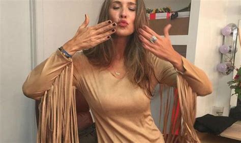 Angélica Castro causa furor en bikini Radio Imagina