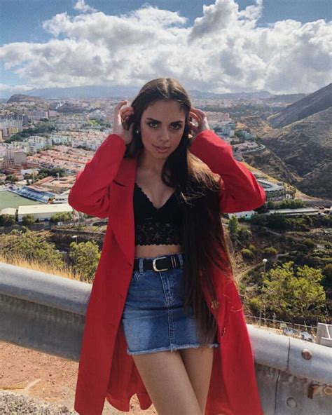 Hot Sexy Niniva Leon Gil Bikini Pics