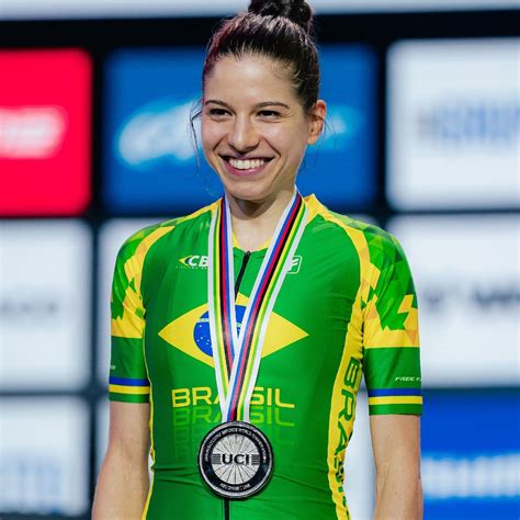 The hilarious riders gif that every cycling fan is sharing today 33