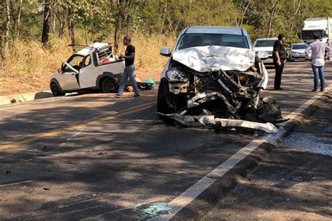 MidiaNews Casal morre e adolescente fica ferido após colisão na BR 174