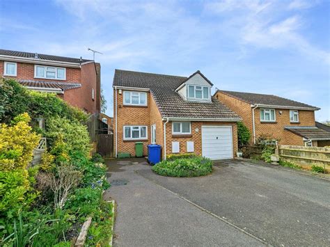 4 Bed Detached House For Sale In Gaze Hill Avenue Sittingbourne Kent