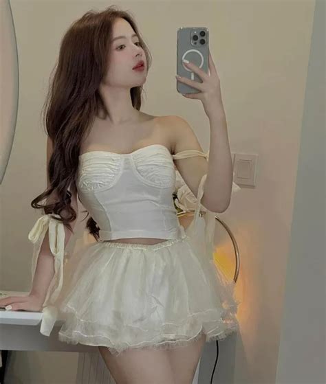 Ngắm body như tạc tượng của hot girl Sài Thành Saostar Media