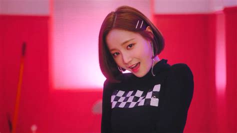 Momoland I M So Hot Who S Who K Pop Database Dbkpop