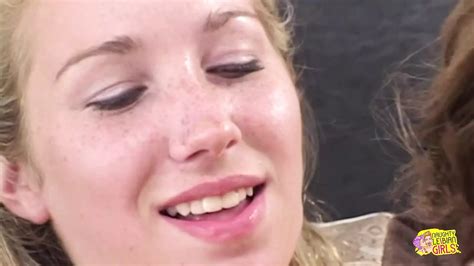 One Sexy Blonde Chick Shows How The Other Two Lesbian Babes Should Have Fun XHamster