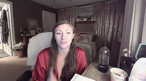 Georgiarae Naked Stripping On Cam For Live Sex Video Chat Inthecrack