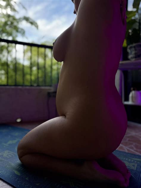 Morning Started Right With Nude Yoga Nudes NakedYogaWomen NUDE PICS ORG