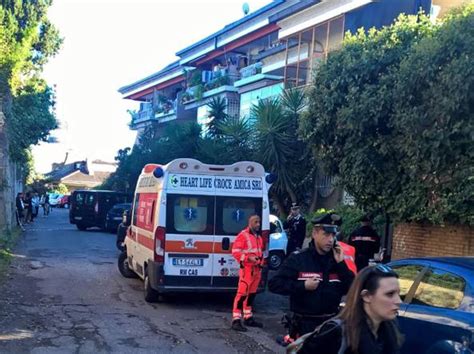 Roma lite tra condomini uccisi moglie e marito il killer è un 82enne