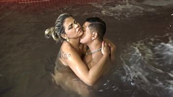 Nicole Ara Jo Apronta Dentro Da Piscina Xvideos