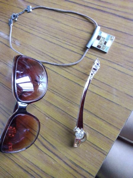 Бижутерия на шнурке и солнечнве очки в ремонт в дар (Москва). Дарудар