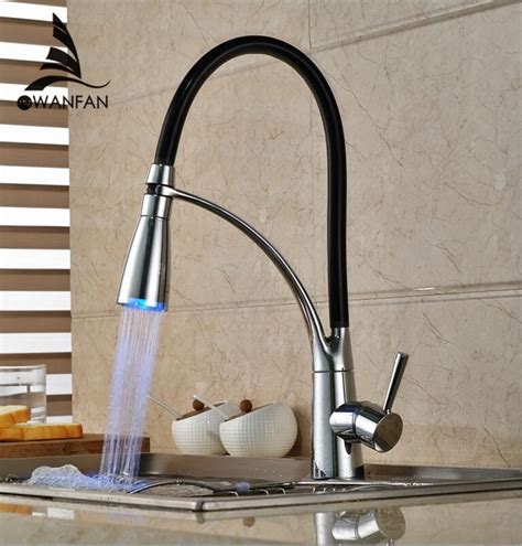 Kitchen Sink Faucet With Rubber Design Deck Mount Pull Out Dual Sprayer Nozzle Hot Cold Mixer