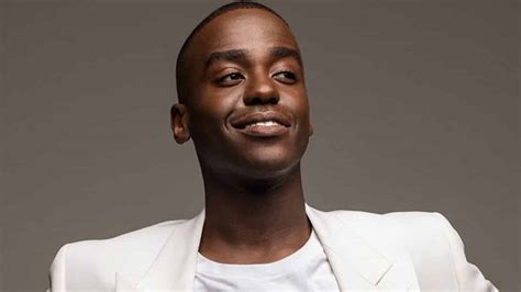 Ator De Sex Education Era Sem Teto Antes Da S Rie Fatos Desconhecidos