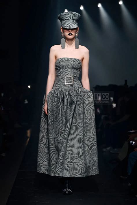 Area Ready To Wear Fall Winter 2025 New York - NOWFASHION