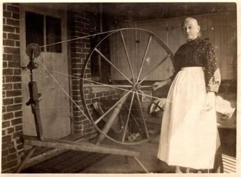 ArteFACTS: The Walking Wheel | Spinning wheel, Hand spinning, Spinning wool