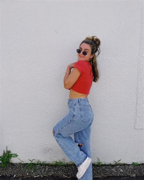 Latest Hot Annabelle Gesson Bikini Pics