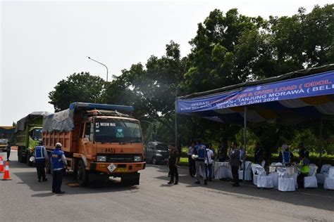 Foto 32 Truk ODOL Terjaring Razia Di Tol Balmera