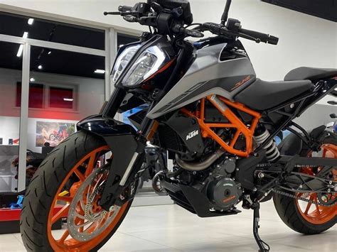 Купить б у KTM 390 Duke инжектор 6 передач в Красноярске серый naked bike 2022 года на Авто ру