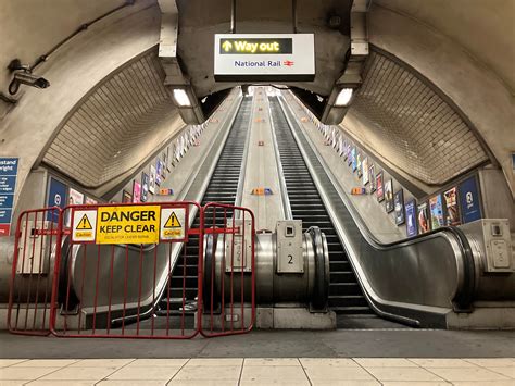 Transport for London (TfL) London Underground (LU) Northern line trains