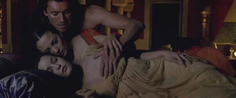 Esther Nubiola nude pics página 1