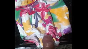 Gozando Na Roupinha Da Novinha XVIDEOS