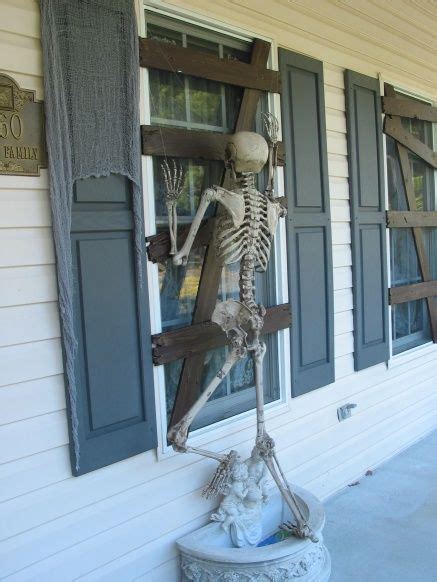 Spooky Halloween Skeleton Decors That Will Scare Your Pants Off Diy