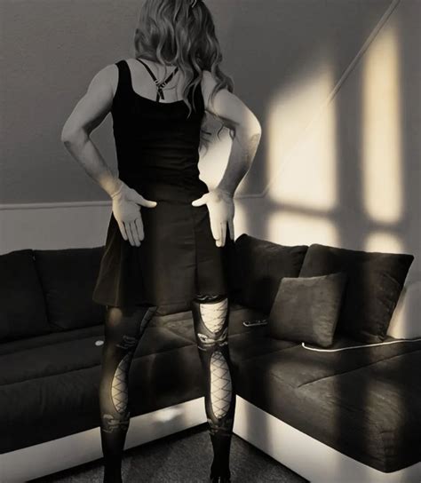 Photoshooting With My New Skirt Nude Pics XHamster