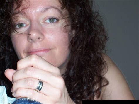 Hot Milf Small Tits Amateur Elly25 1600x1200 Porn Pic