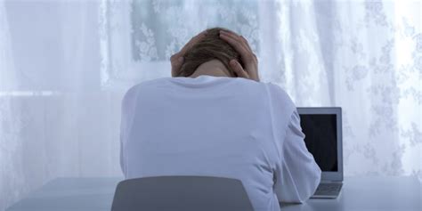 Of Aussie Girls Feel Pressured By Boyfriends To Send Nude Pics Study Finds Student Edge News