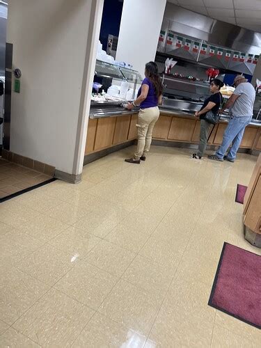 Cute Nipping Short Tex Mex Milf Thick In All The Right Places Tight Jeans Forum