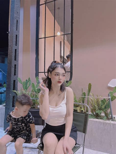 Tu I L Y Ch Ng Con V N Xinh Nh Hot Girl M H N I Ra Ng Ai C Ng Ng G I C N Son
